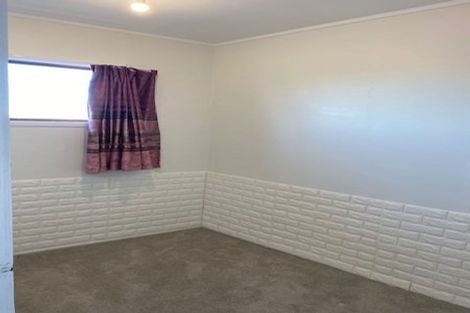 Photo of property in 7 Barker Rise, Northcross, Auckland, 0632