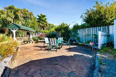 Photo of property in 66 Endeavour Street, Marfell, New Plymouth, 4310