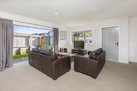 Photo of property in 21 Sunstone Crescent, Brown Owl, Upper Hutt, 5018