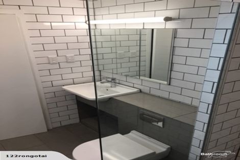 Photo of property in 122 Rongotai Road, Kilbirnie, Wellington, 6022