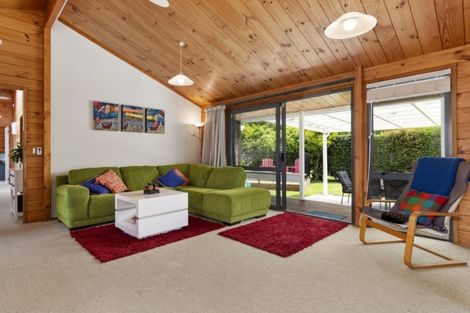 Photo of property in 19 Links View Drive, Omokoroa, 3114