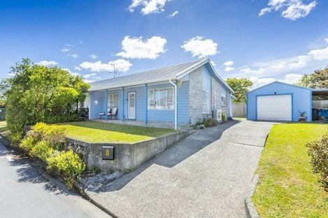 Photo of property in 8a Cederholm Grove, Brown Owl, Upper Hutt, 5018