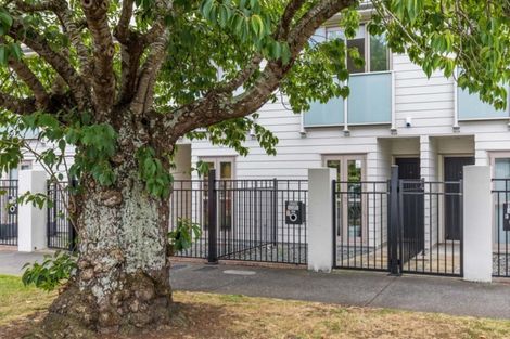 Photo of property in 2/1a Haverstock Road, Sandringham, Auckland, 1025