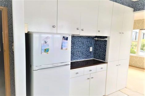 Photo of property in 3 Fowler Street, Northcote, Auckland, 0627