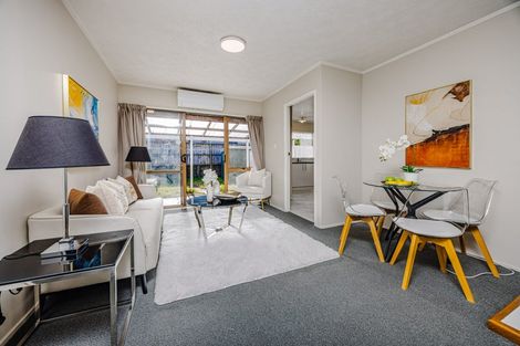 Photo of property in 3/16 Settlement Road, Papakura, 2110