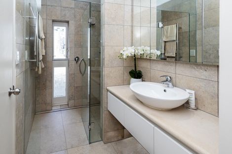 Photo of property in 130 Fisher Parade, Sunnyhills, Auckland, 2010