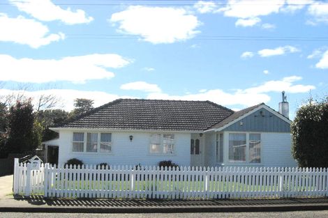 Photo of property in 37 Saint Annes Street, Levin, 5510