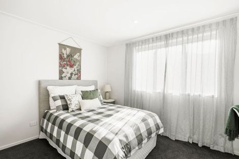 Photo of property in 1 Kaurinui Crescent, One Tree Point, 0118