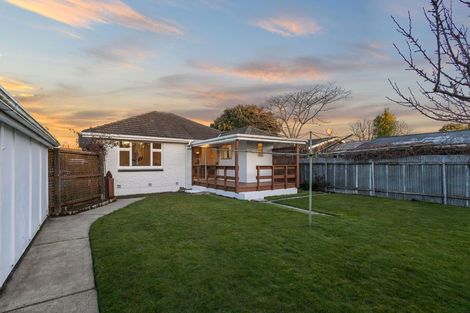 Photo of property in 51 Liverton Crescent, Bishopdale, Christchurch, 8053