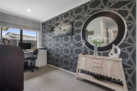 Photo of property in 19 Wairere Rise, Omokoroa, 3114