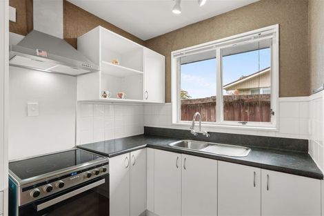 Photo of property in 39 Ambleside Drive, Burnside, Christchurch, 8053