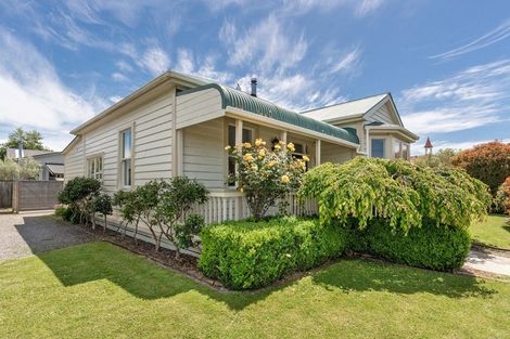 Photo of property in 98 Jellicoe Street, Martinborough, 5711