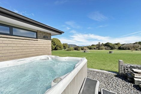 Photo of property in 12 Lacebark Drive, Kinloch, Taupo, 3377