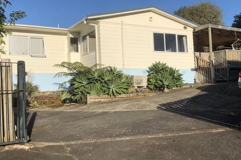 Photo of property in 1/26 Midgley Road, West Harbour, Auckland, 0618