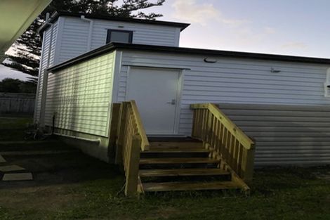 Photo of property in 15 Kiernan Place, Kelston, Auckland, 0602