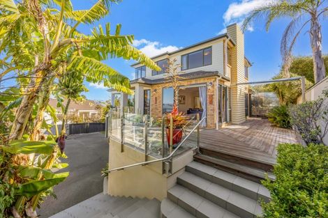 Photo of property in 34a Seaview Road, Castor Bay, Auckland, 0620
