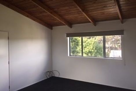 Photo of property in 1/22 Valecrest Place, Bayview, Auckland, 0629