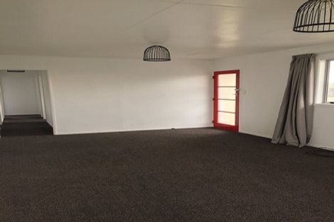 Photo of property in 10 Tainui Street, Castlecliff, Whanganui, 4501