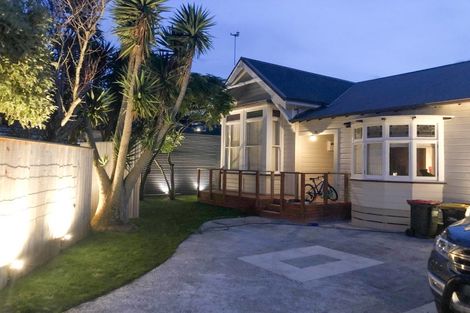 Photo of property in 122a Derwent Street, Island Bay, Wellington, 6023