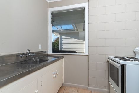 Photo of property in 15 Swansea Street, Hokowhitu, Palmerston North, 4410