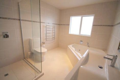 Photo of property in 97a Island Bay Road, Beach Haven, Auckland, 0626