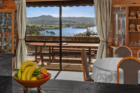 Photo of property in 76 Brick Bay Drive, Sandspit, Warkworth, 0982