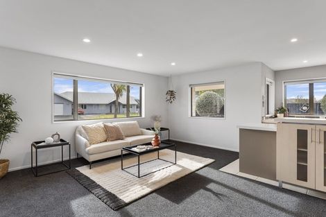 Photo of property in 3 Evergreen Place, Parklands, Christchurch, 8083