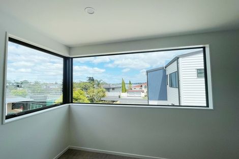 Photo of property in 106c Fisher Parade, Sunnyhills, Auckland, 2010