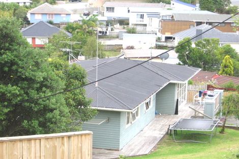 Photo of property in 2/406 Glenfield Road, Glenfield, Auckland, 0629