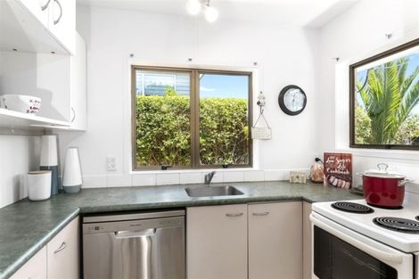 Photo of property in 1/2 Tristram Avenue, Forrest Hill, Auckland, 0620