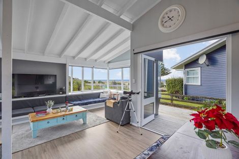 Photo of property in 3428 Pourerere Beach Road, Pourerere, Omakere, 4271