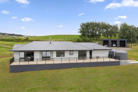 Photo of property in 64 Ruapuke Road, Raglan, 3296