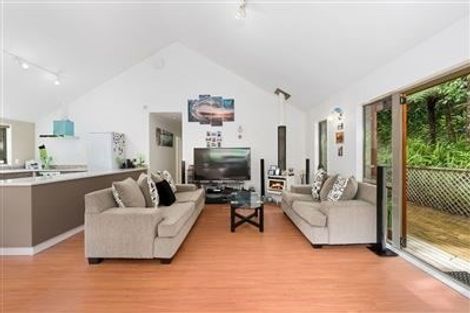 Photo of property in 2/48 Park Hill Road, Birkenhead, Auckland, 0626