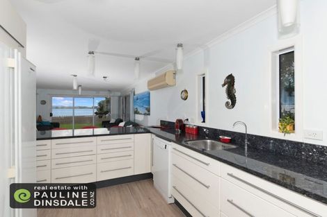 Photo of property in 10 Waikaraka Beach Road, Tamaterau, Whangarei, 0174