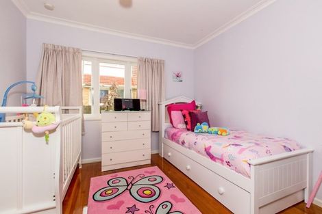 Photo of property in 4164 Great North Road, Glendene, Auckland, 0602