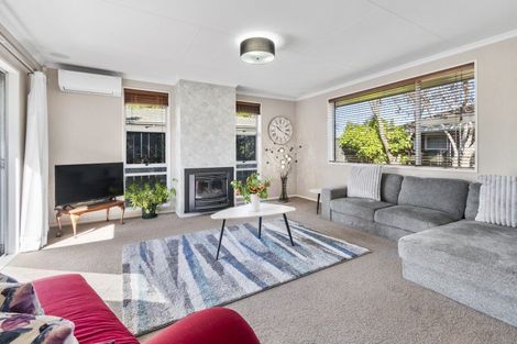 Photo of property in 8a Earl Place, Hokowhitu, Palmerston North, 4410