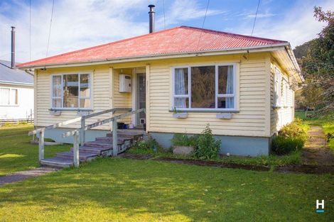 Photo of property in 44 Oxford Street, Taylorville, Greymouth, 7805