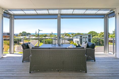 Photo of property in 18 Ross Place, Whiritoa, Whangamata, 3691