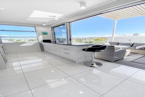 Photo of property in 615 Marine Parade, Napier South, Napier, 4110