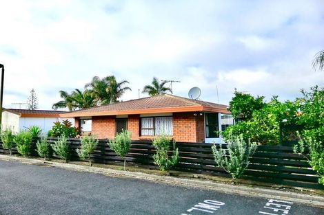 Photo of property in 3/178 Centreway Road, Orewa, 0931