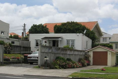 Photo of property in 1302 Dominion Road, Mount Roskill, Auckland, 1041