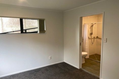 Photo of property in 67a Birkdale Road, Birkdale, Auckland, 0626