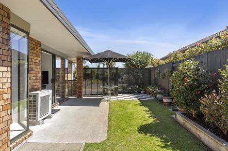 Photo of property in 15 Nicole Place, Papamoa Beach, Papamoa, 3118