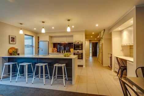 Photo of property in 142 Holly Road, St Albans, Christchurch, 8014