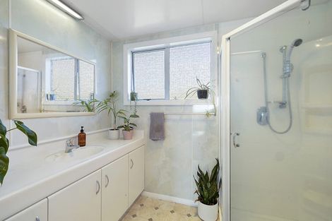 Photo of property in 435 Barrett Road, Omata, New Plymouth, 4374