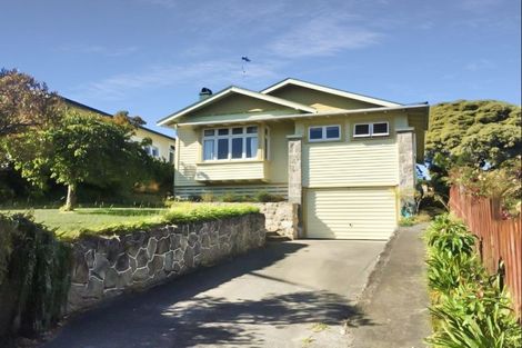 Photo of property in 82 Napier Terrace, Hospital Hill, Napier, 4110