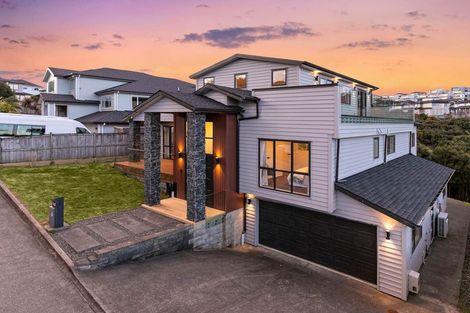 Photo of property in 11 Taraire Place, Orewa, 0931