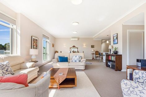 Photo of property in 33 Parkside Drive, Orewa, 0931