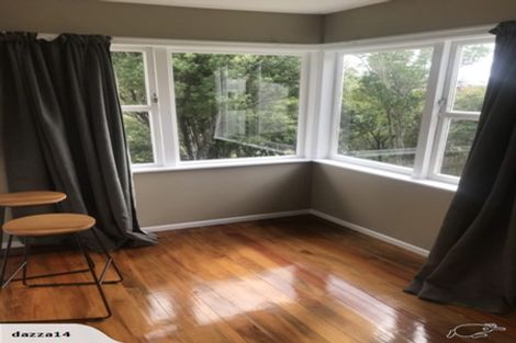 Photo of property in 35 Oswald Crescent, Paparangi, Wellington, 6037