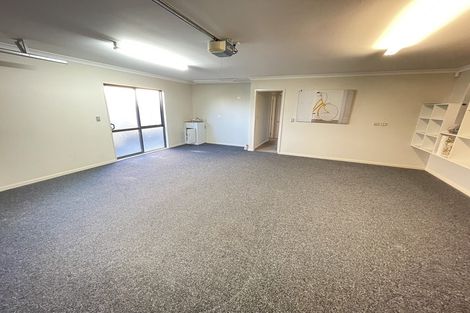 Photo of property in 9 Wye Oak Drive, Schnapper Rock, Auckland, 0632